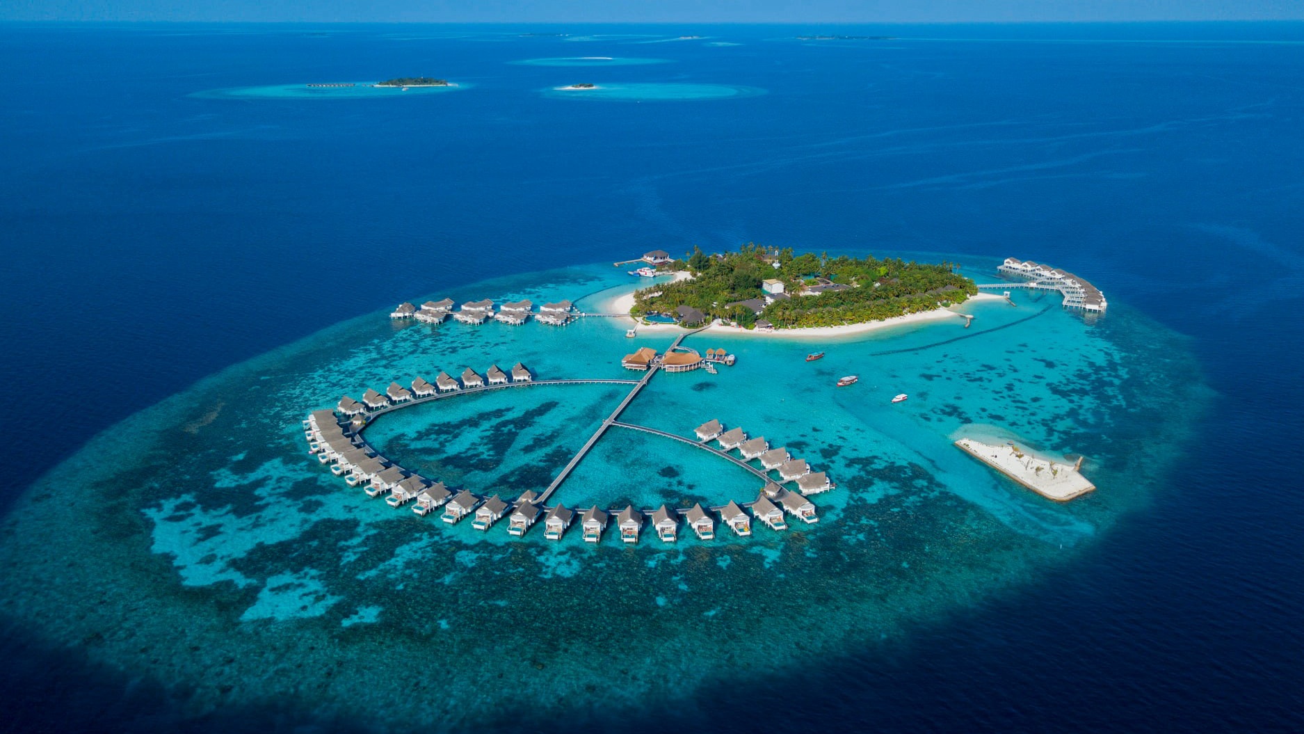 中央格兰德岛 Centara Grand Island Resort&Spa